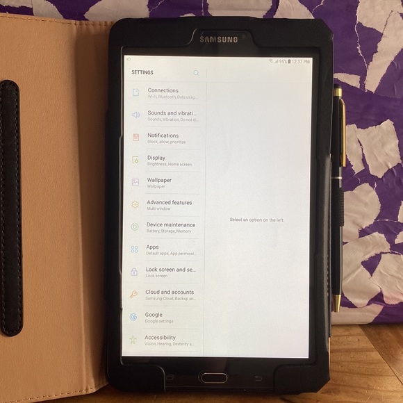 Samsung Galaxy Tab E -16GB- Black Tablet, Leather Case, Stylus, Screen Protector - Picture 3 of 11